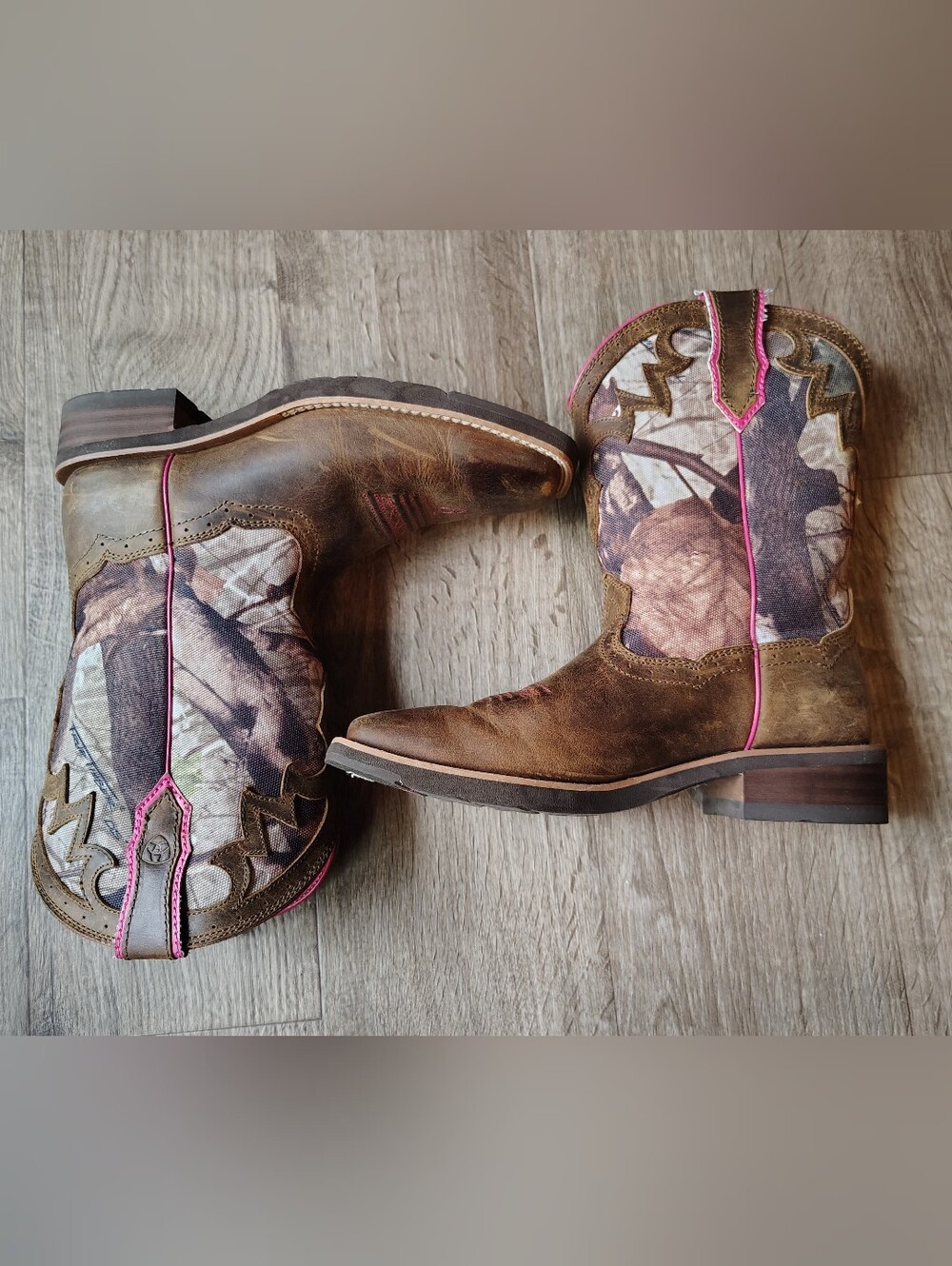 Women's Ariat Unbridled Western Boots Size 7